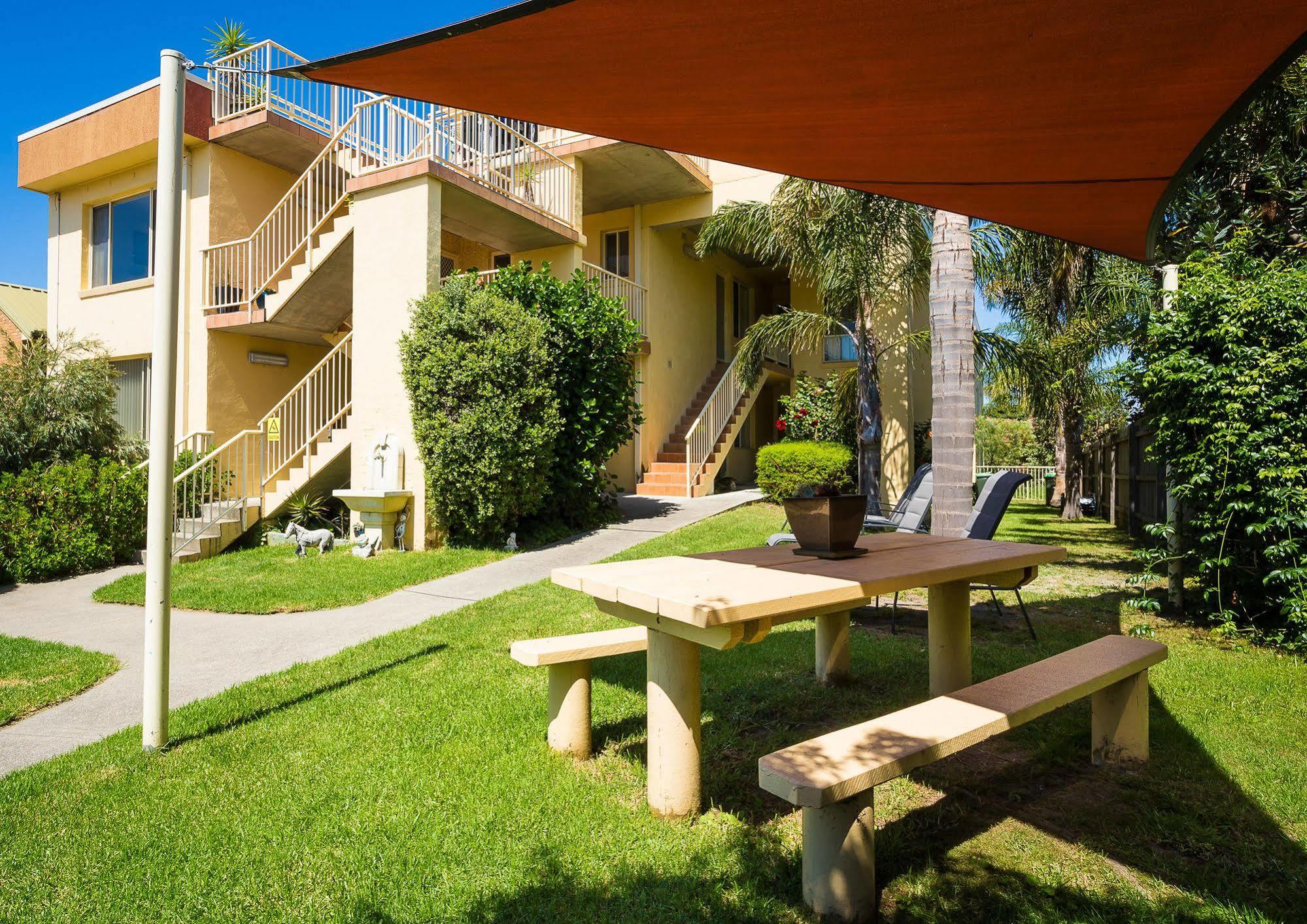 Baywatch Apartments Меримбула Екстер'єр фото