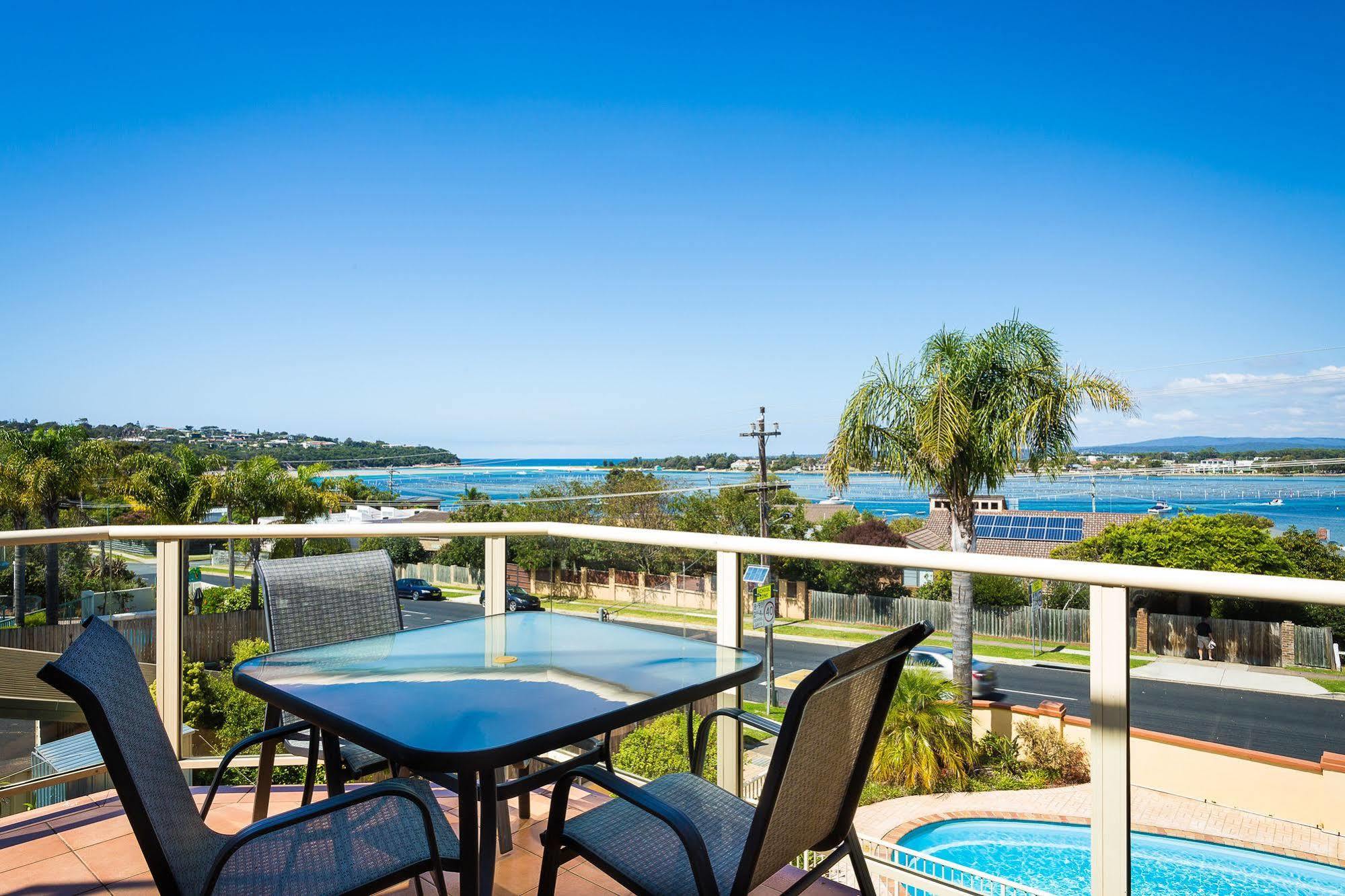 Baywatch Apartments Меримбула Екстер'єр фото
