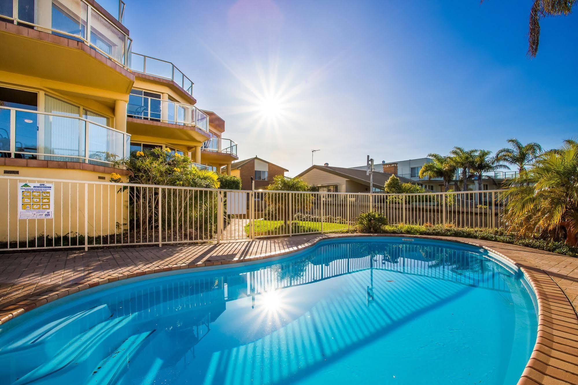 Baywatch Apartments Меримбула Екстер'єр фото